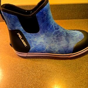 Pelagic deck boots